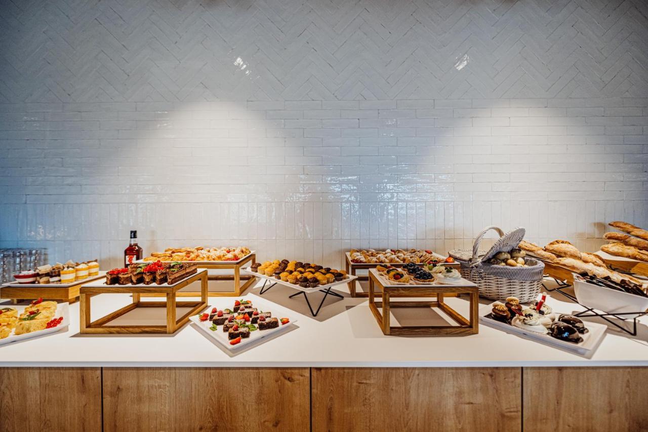 Elements Hotel&Spa Świeradów-Zdrój المظهر الخارجي الصورة A buffet at a restaurant