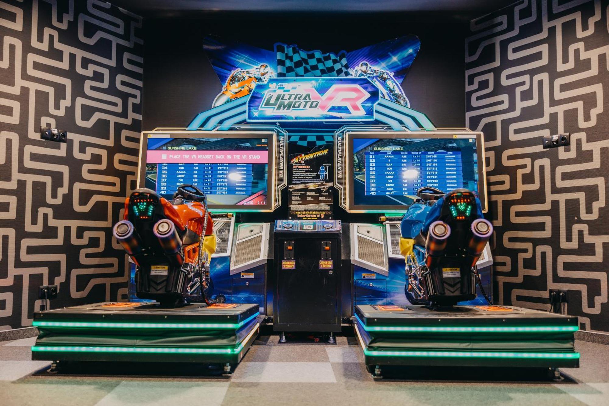 Elements Hotel&Spa Świeradów-Zdrój المظهر الخارجي الصورة A SuperBike 3 arcade racing game