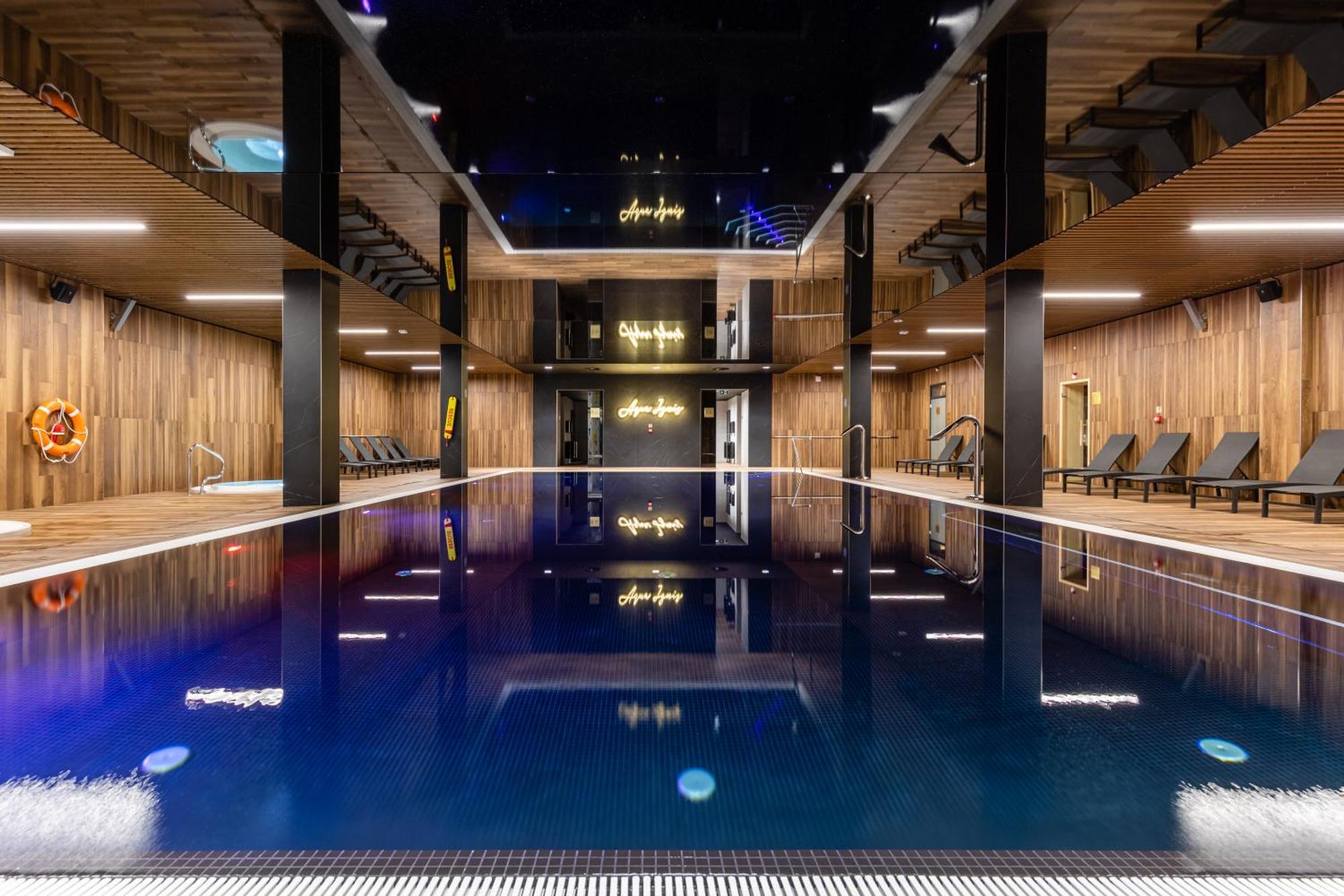 Elements Hotel&Spa Świeradów-Zdrój المظهر الخارجي الصورة The swimming pool at the hotel