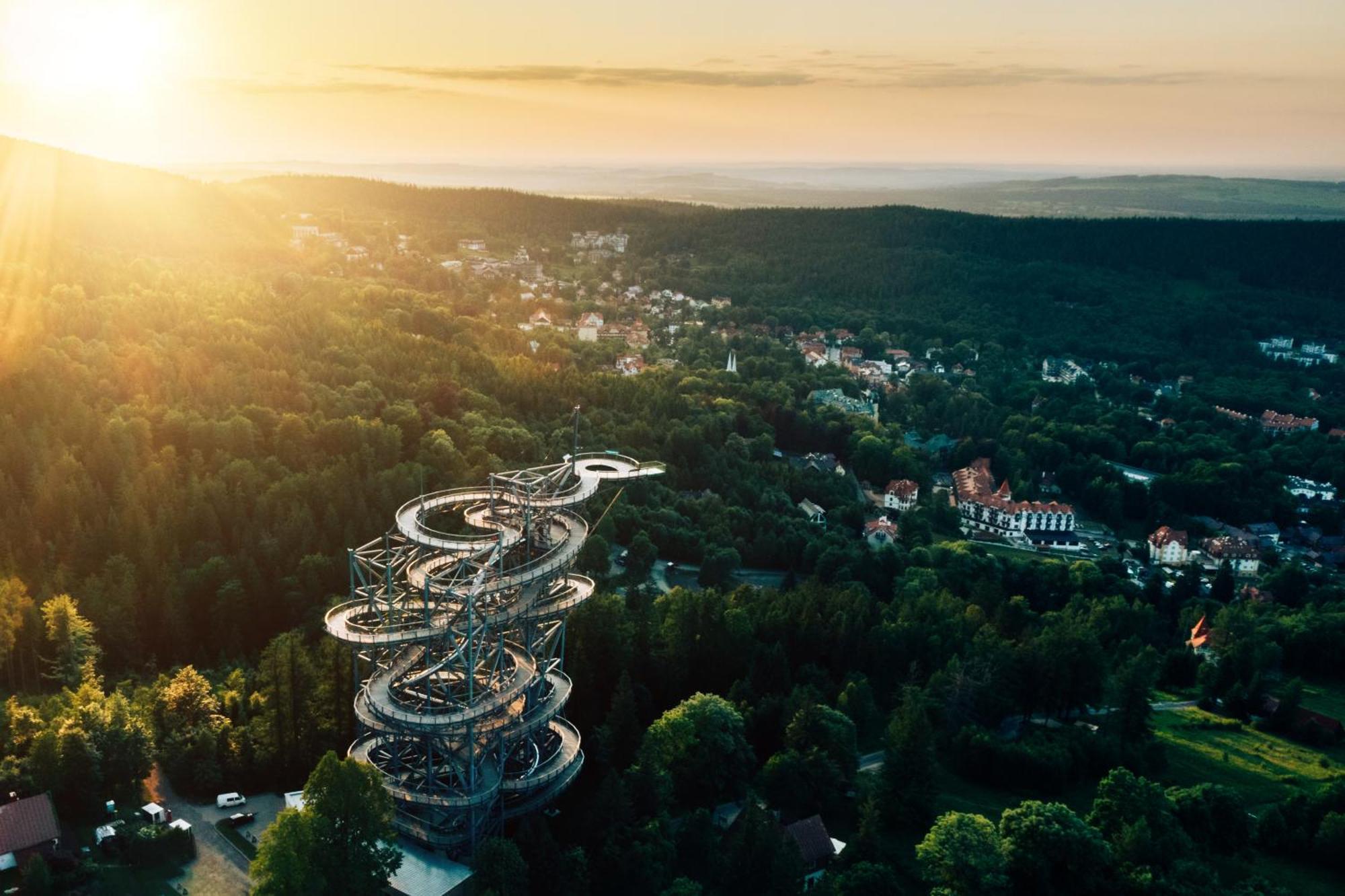 Elements Hotel&Spa Świeradów-Zdrój المظهر الخارجي الصورة Aerial view of the observation tower